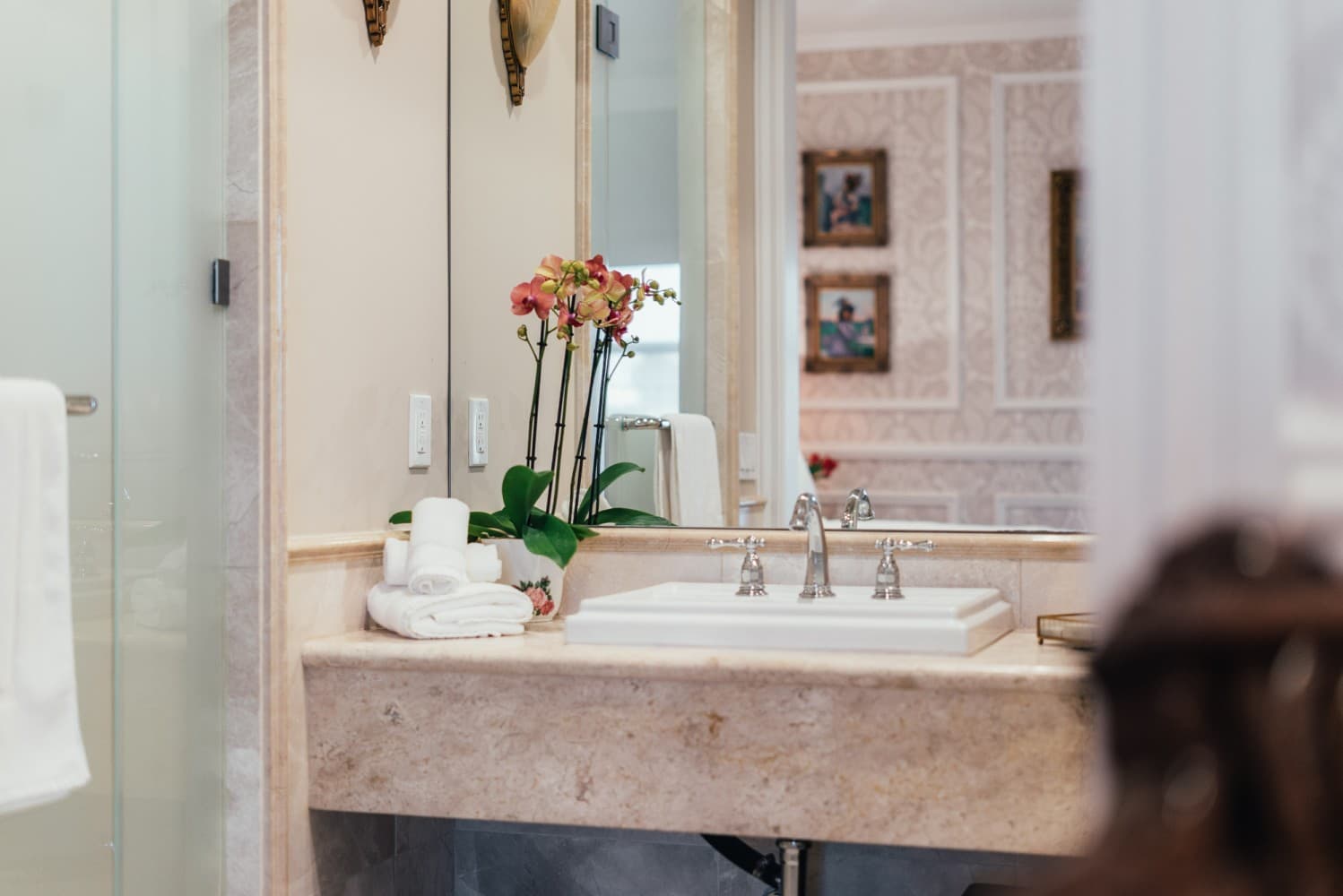 The Champagne Suite — photograph 4 of 5