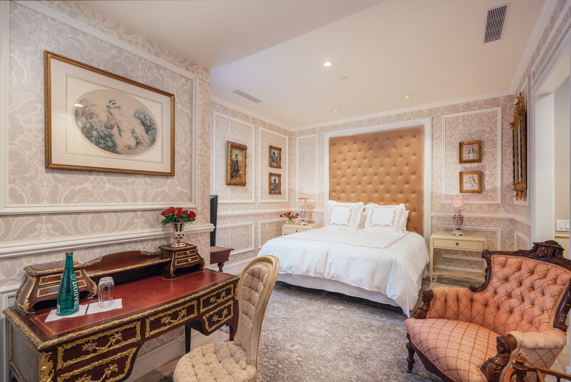 The Champagne Suite — room 01