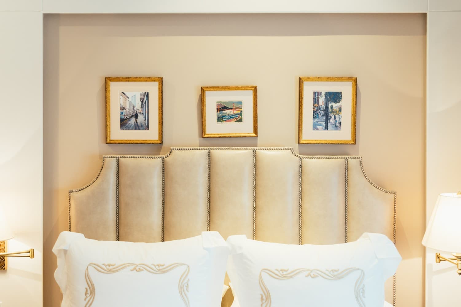 Deluxe King Room — photograph 6 of 6