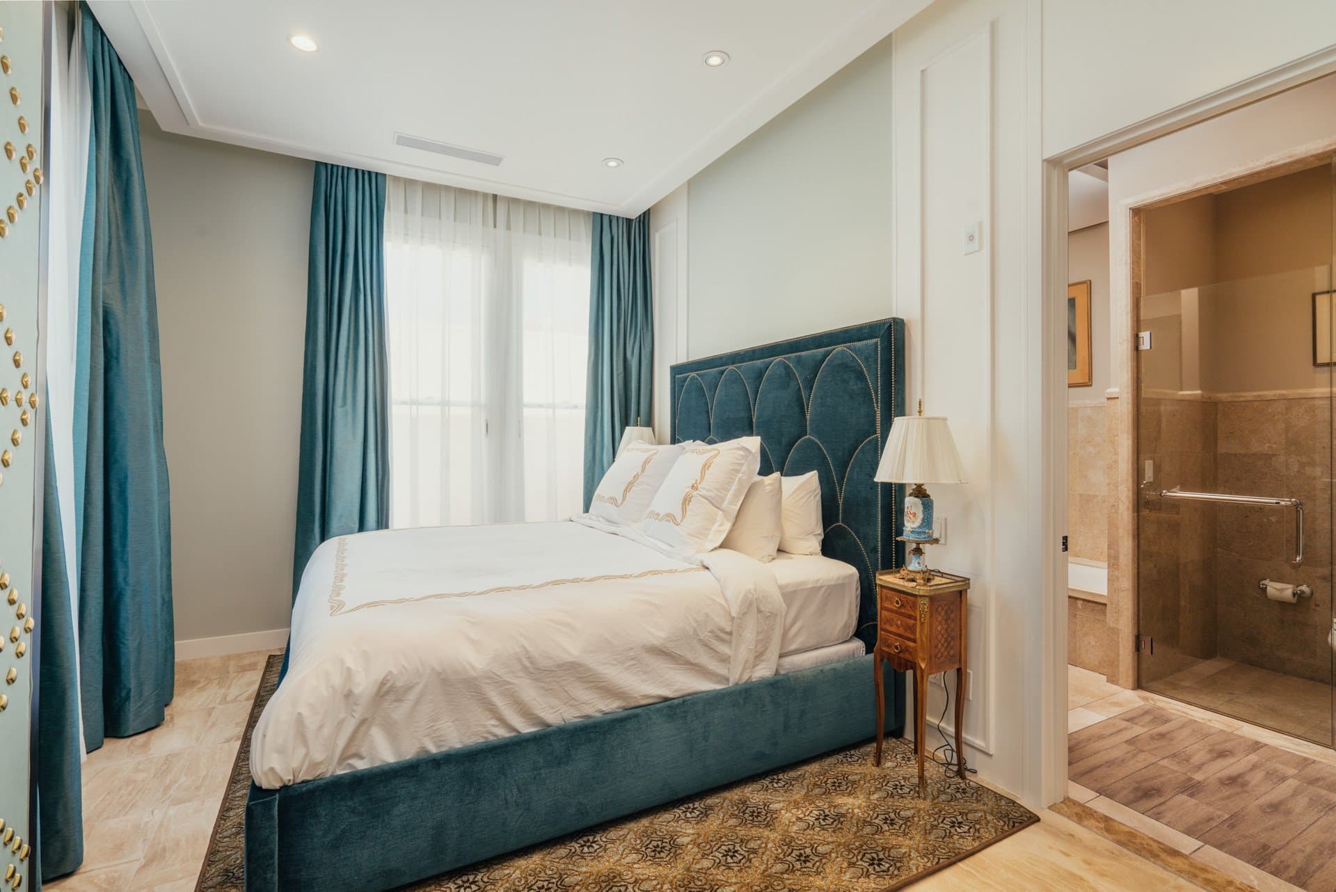 Superior King Suite — room 03